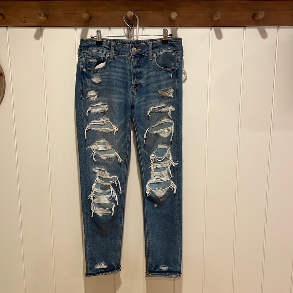 American eagle distressed jeans